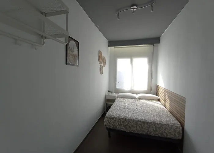 Plaza Universitat Private Hostel *